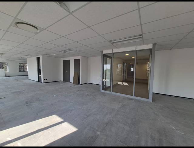 1,099M² OFFICE TO LET IN SANDTON CENTRAL